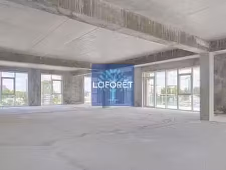 vente bureaux et commerces à mouilleron-le-captif (85000) : à vendre / 384m² mouilleron-le