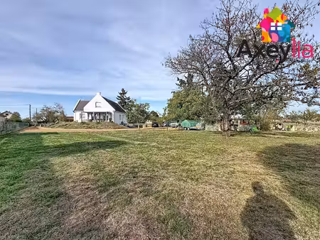 a vendre - commelle-vernay - maison rénovée avec 5 chambres