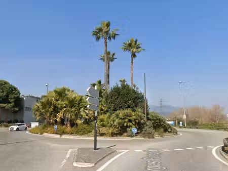 achat parking st laurent du var 06700