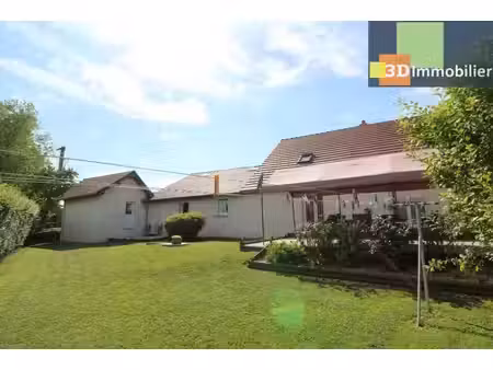 chaussin proche  vends grande et confortable maison de 9 pièces  7 chambres  sur un terrai