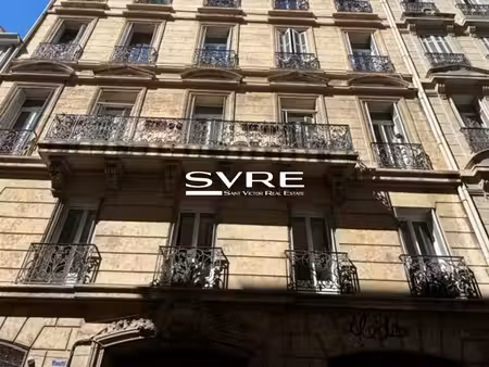 location local professionnel 80m² marseille 6ème