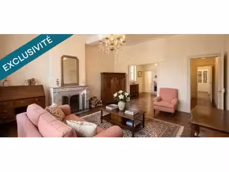 maison de ville avec extérieur et dépendance
