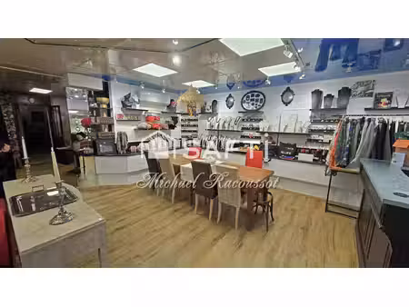 montceau-les-mines – centre-ville – murs commerciaux et appartement t3