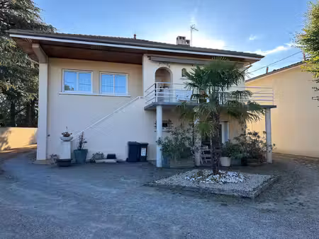 maison de 159 m2 avec parc arboré