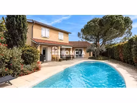 parcieux -maison de 136 m² avec piscine et terrain clos de 800 m²