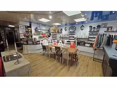 montceau-les-mines  centre-ville  murs commerciaux et appartement t3