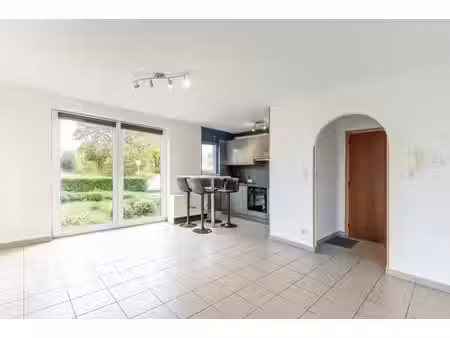 stockem (arlon) – appartement 2 chambres avec extérieur et p