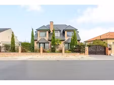 maison d’exception prête à emménager avec magnifique jardin