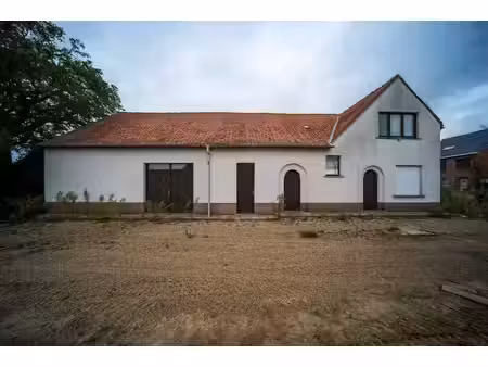 maison à rénover avec 3 chambres