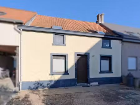 maison de caractère avec petit jardin