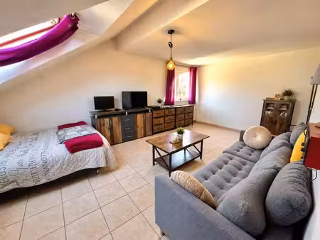 agréable studio au coeur de jambes !