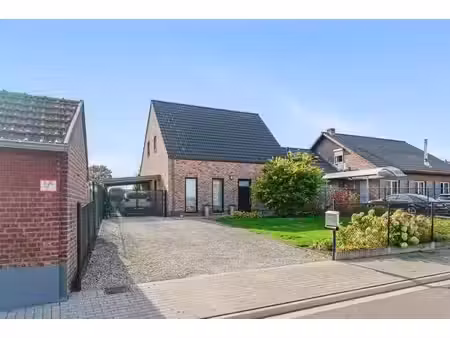 knappe open bebouwing uit 2006 met 4 slaapkamers  zonnepa...