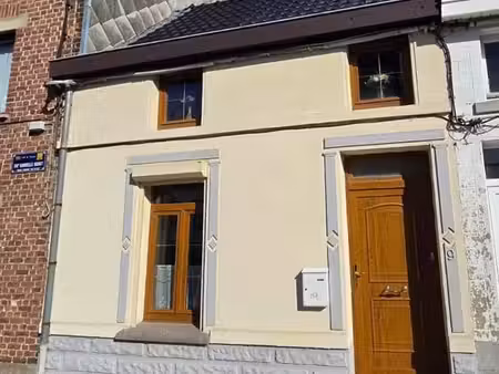 maison mitoyenne  2 chambres  cour