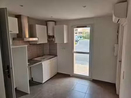 location appartement t1 à la farlède (83210) : à louer t1 / 12m² la farlède