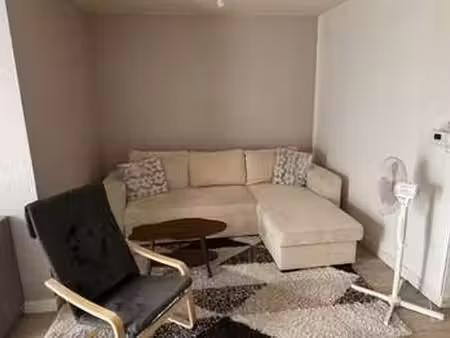 location appartement 2 pièces meublé à saint-genis-laval (69230) : à louer 2 pièces meublé