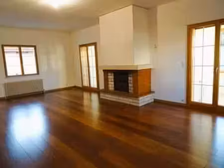 location appartement 2 pièces à valentigney (25700) : à louer 2 pièces / 86m² valentigney