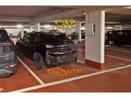 parking en sous-sol  14 m²  équipé borne électrique - hyper centre - le chesnay-rocquencou