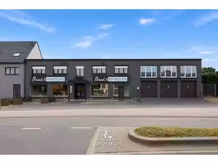 maison avec espace commercial au centre d’ingooigem