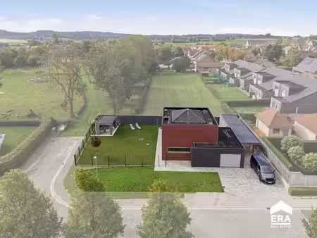 maison ouverte avec jardin à poperinge