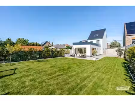 maison familiale rénovée avec goût et 3 chambres à impe