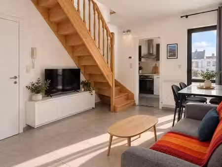 botanique – duplex meublé 75 m² – 1 ch. – balcon