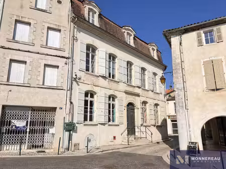 batisse remarquable au centre ville