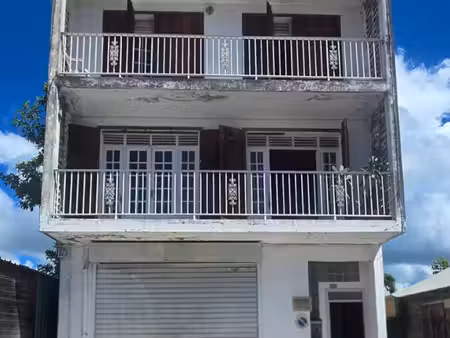 a vendre le gosier ? immeuble de 216 m² sur trois niveaux