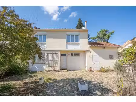 agréable maison 4 chambres et garage - fort potentiel - la boétie