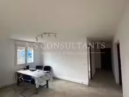 entrepots avec bureaux à louer