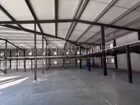entrepôts avec mezzanine à vendre