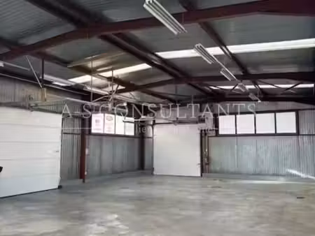 entrepot avec bureaux à louer