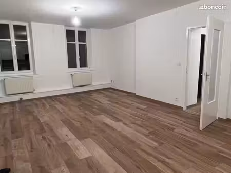 ? à louer – appartement 2 chambres + bureau – proche hôpital