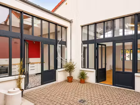 maison de ville 175 m² + sous-sol 34 m² ? patio 30 m² ? calme