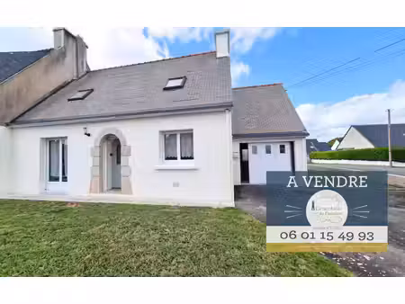 une maison de 1983 de trois pièce principales sur 418 m2