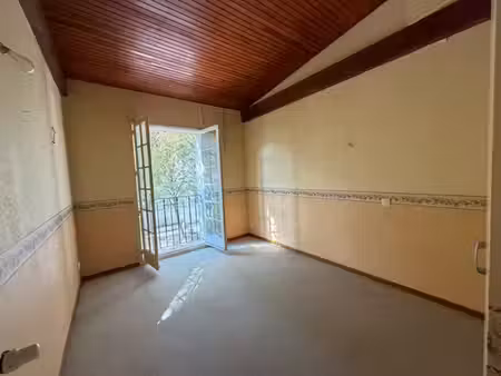 maison de 14 pièces à vendre à sisteron (04) avec jardin et garages