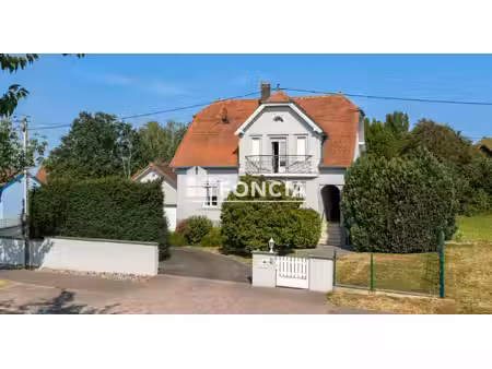 spacieuse maison familiale de 174 m² sur un terrain de 11 ares