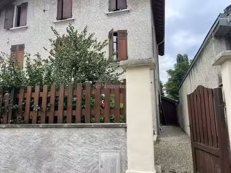 grand appartement 4 pièces à louer à froges