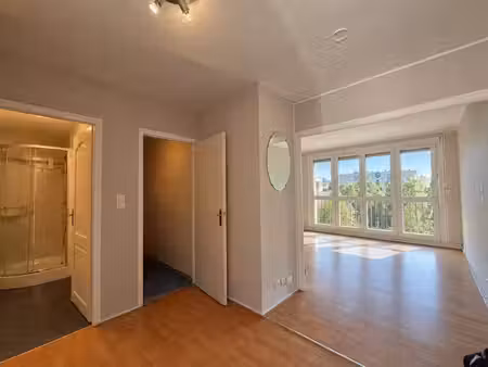 en exclusivité à laxou grand t2 de 70 m2 lumineux & spacieux