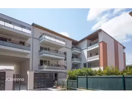 mondonville - t2 récent avec terrasse et parkings