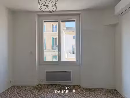 a louer noves  appartement 2 pièces proche du centre-ville.
