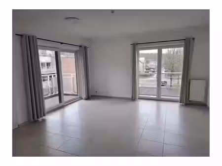 appartement à louer avec jardin et 2 chambres   rochefort (vbe78524)