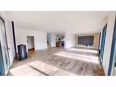 saint-romain-de-colbosc ? spacieuse maison familiale de 218 m² avec jardin