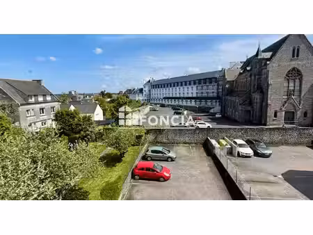 appartement t2 avec terrasse  cave et parking – kerfeunteun