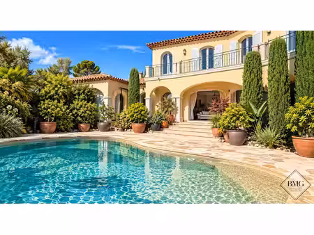 vente villa 6 pièces 224 m² à saint aygulf (83370)  1 290 000 €