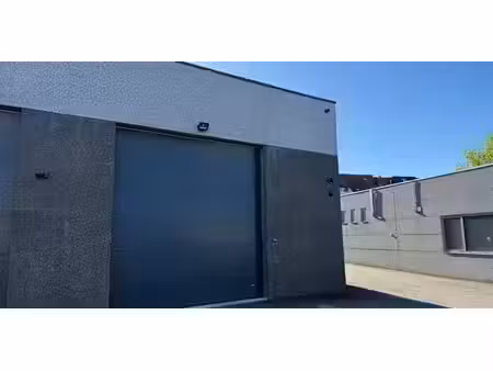 bâtiment commercial à louer à sint-amandsberg pour € 950