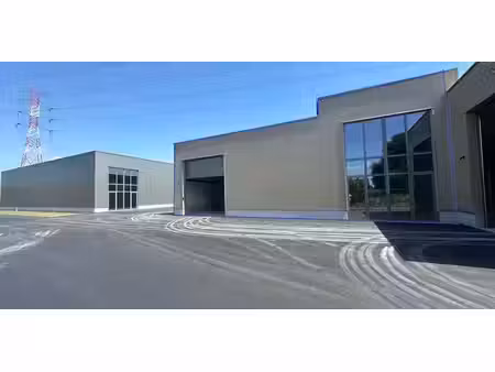 bâtiment d’entreprise à louer à wevelgem pour € 1.195