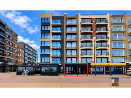 koksijde – commerciële handelspand op de zeedijk