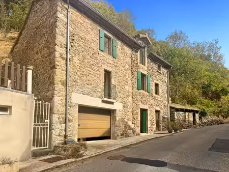 authentique maison ardéchoise atypique à antraigues – charme  ambiance bohème – garage