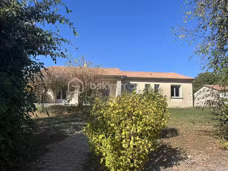 maison de 141 39 m² à surin
