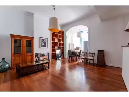 schuman/50naire--magnifique appartement 2 chambres-terrasse